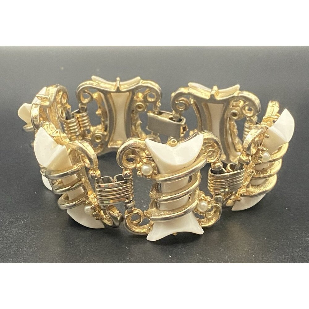 Vintage Gold Tone Link Bracelet White Opaque Plastic Faux Pearl Accent  1950-60s - Picture 4 of 9